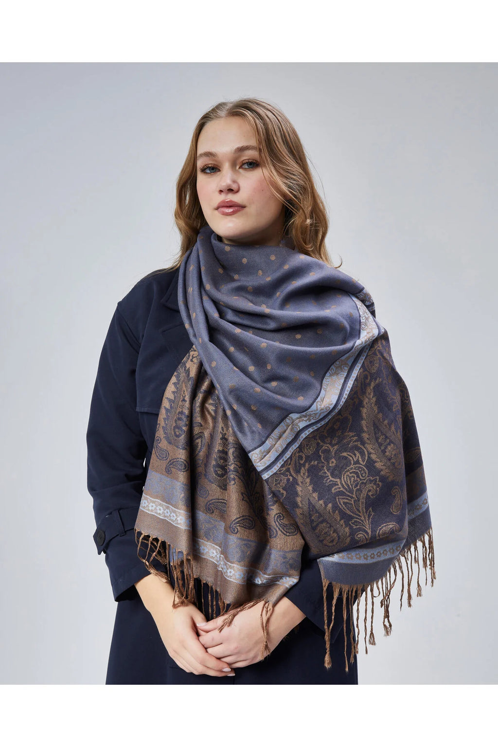 شال كشميري من Atika Moda