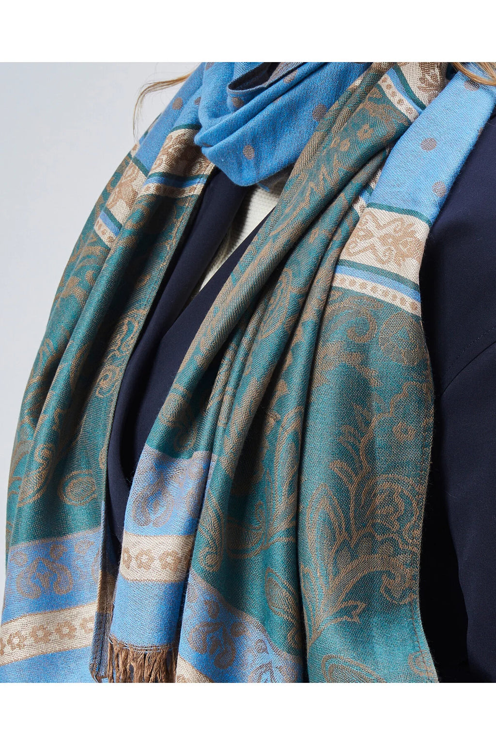 شال كشميري من Atika Moda