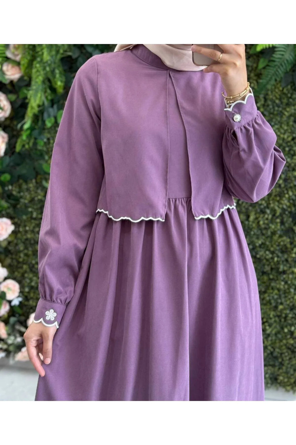 فستان شتوي أنيق بتفاصيل تطريز من Atika Moda | موسم الشتاء الجديد