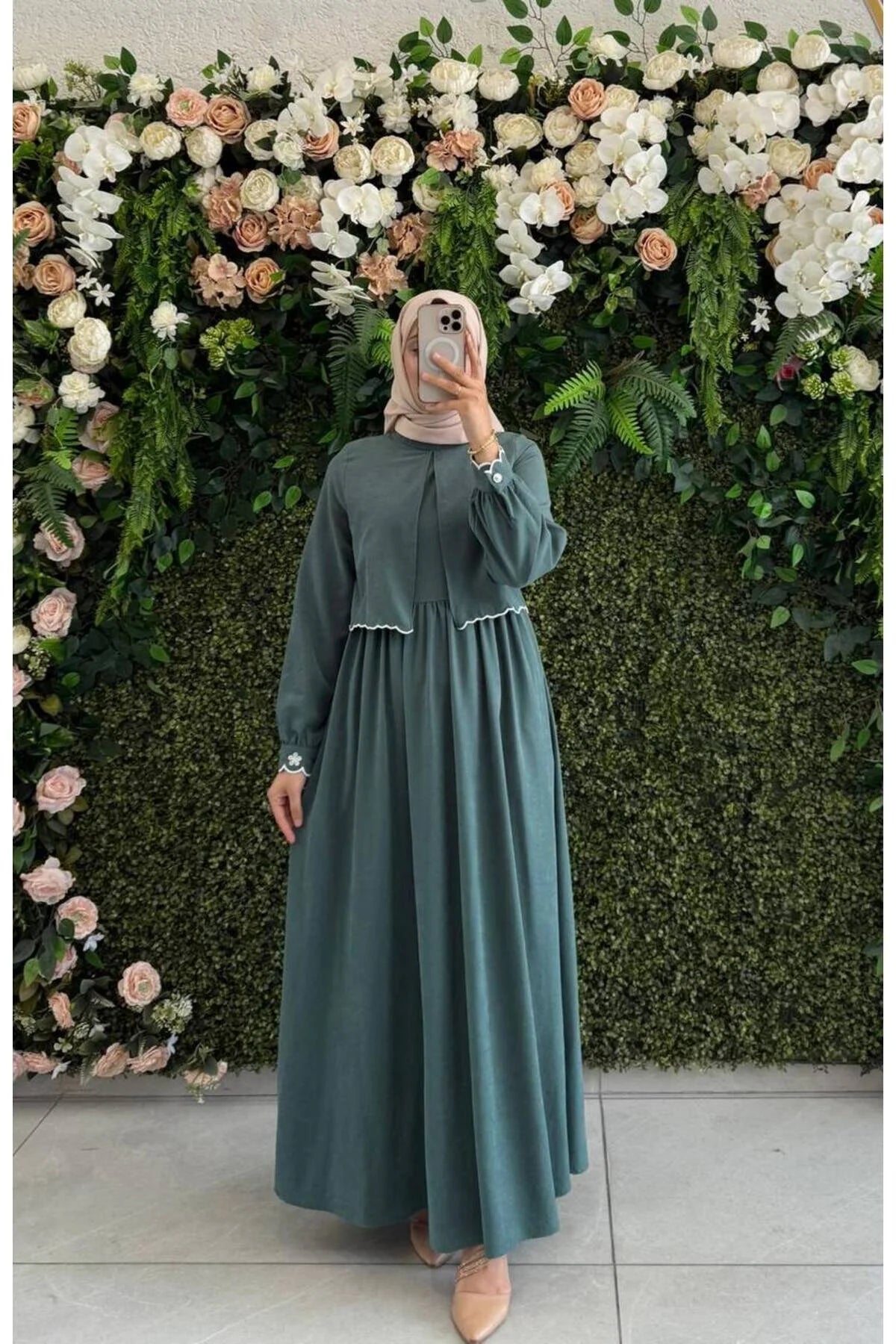 فستان شتوي أنيق بتفاصيل تطريز من Atika Moda | موسم الشتاء الجديد