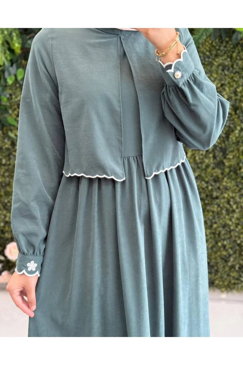 فستان شتوي أنيق بتفاصيل تطريز من Atika Moda | موسم الشتاء الجديد