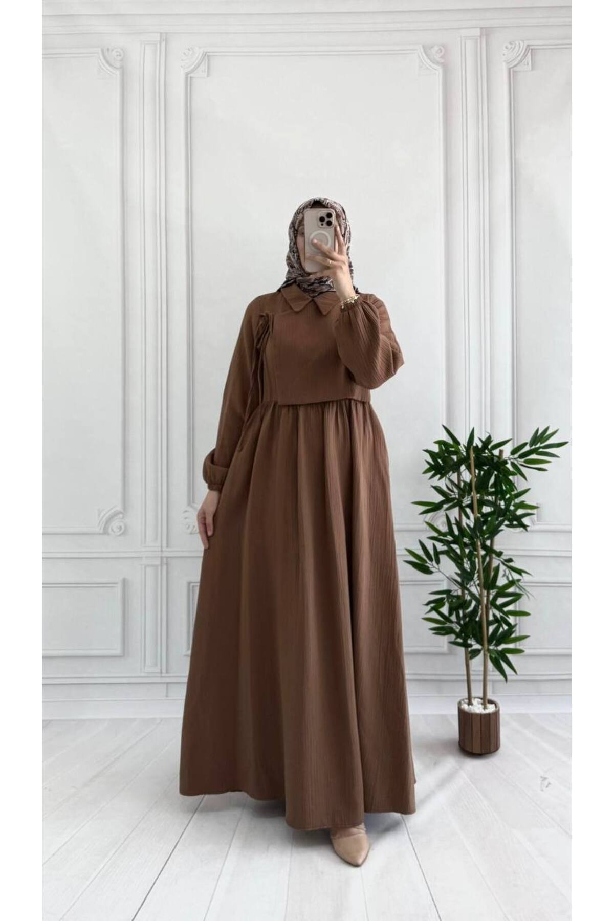 Kahverengi Kış Zarafeti Müslin Elbisesi | Yeni Kışlık Sezonu 2025–2026