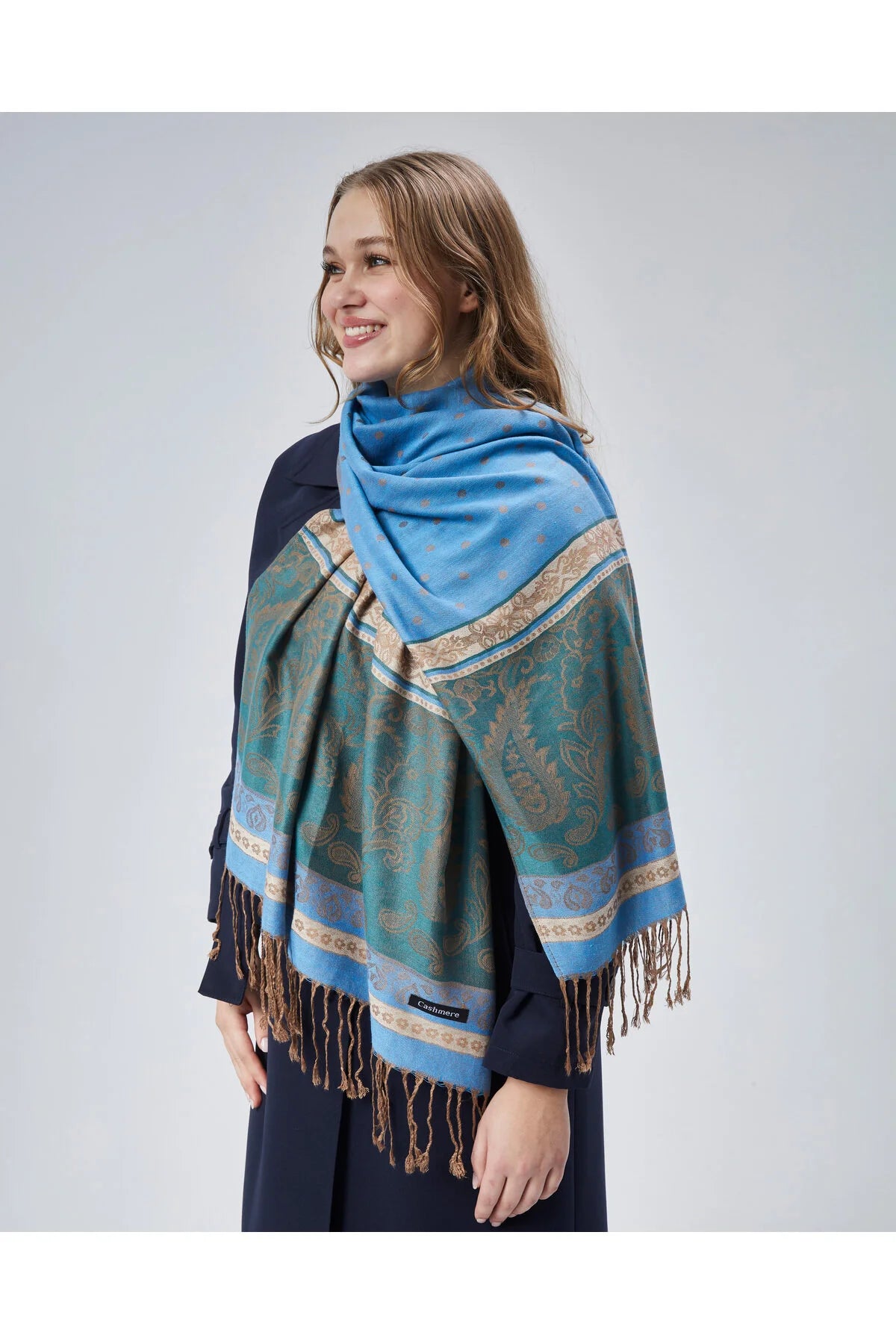 شال كشميري من Atika Moda