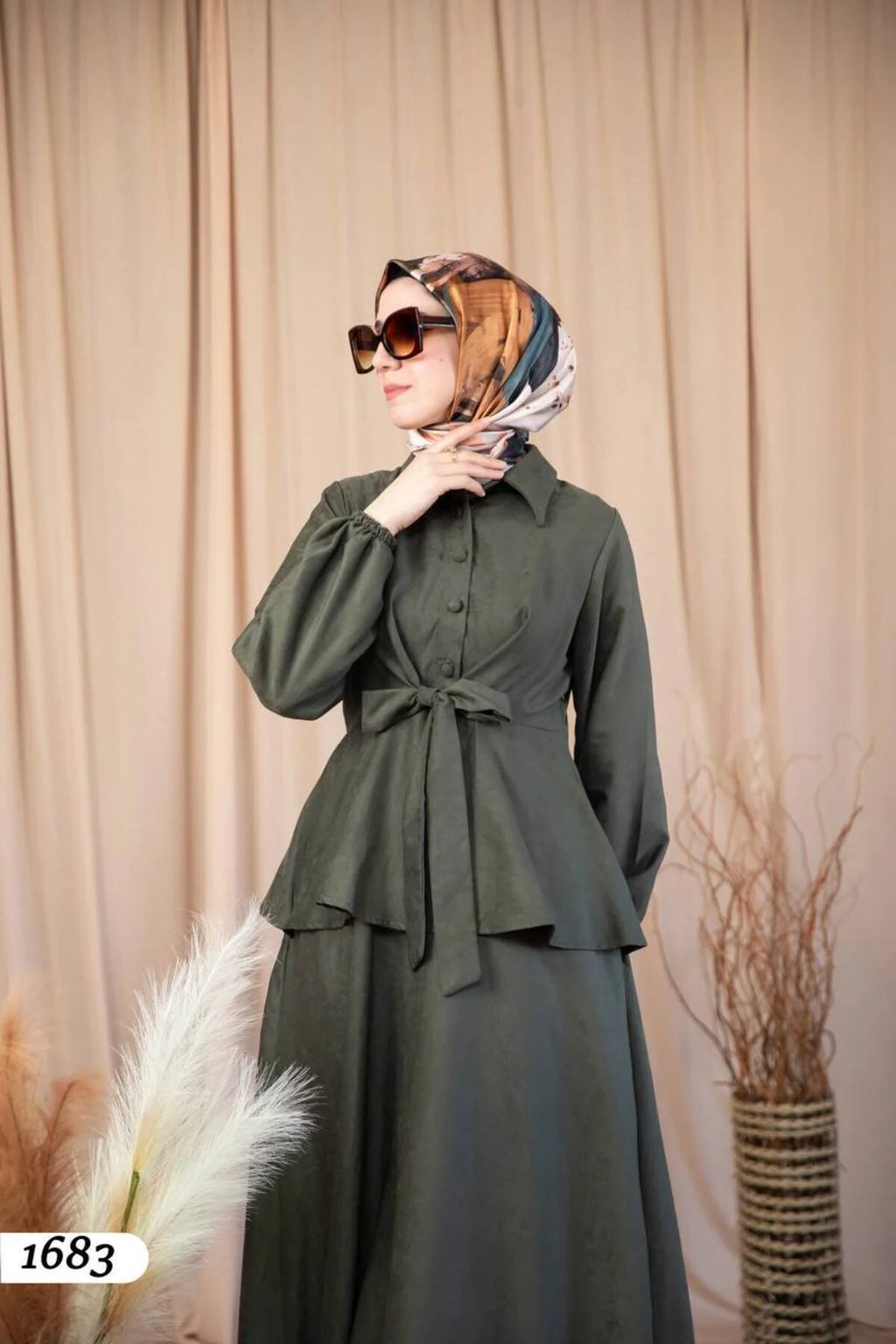 فستان طويل من قماش الشمواه