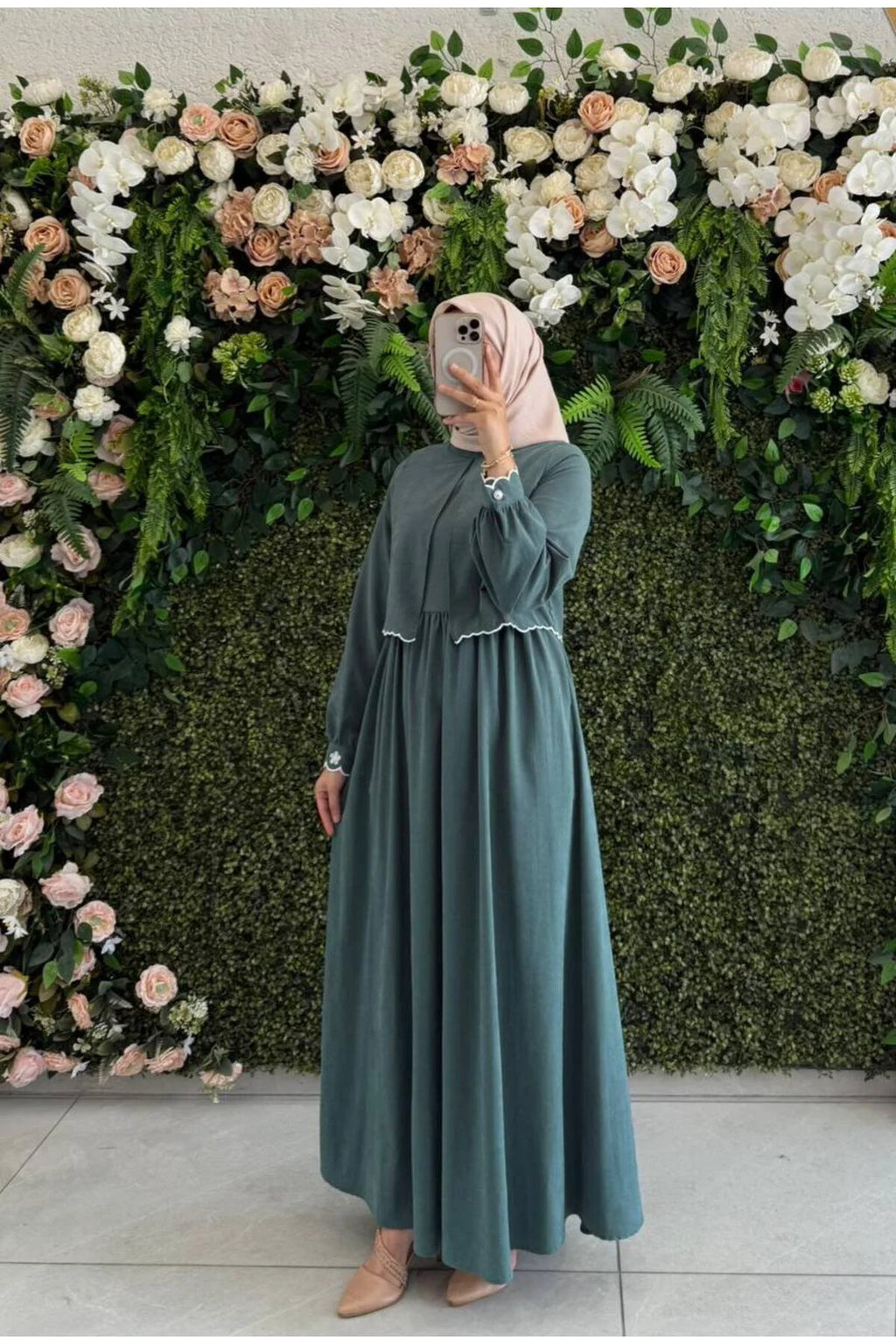 فستان شتوي أنيق بتفاصيل تطريز من Atika Moda | موسم الشتاء الجديد