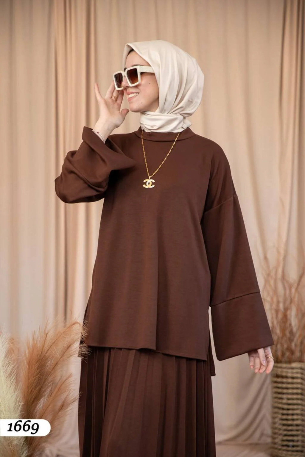 طقم شتوي أنيق ومريح مكوَّن من قطعتين – موسم شتاء 2025–2026