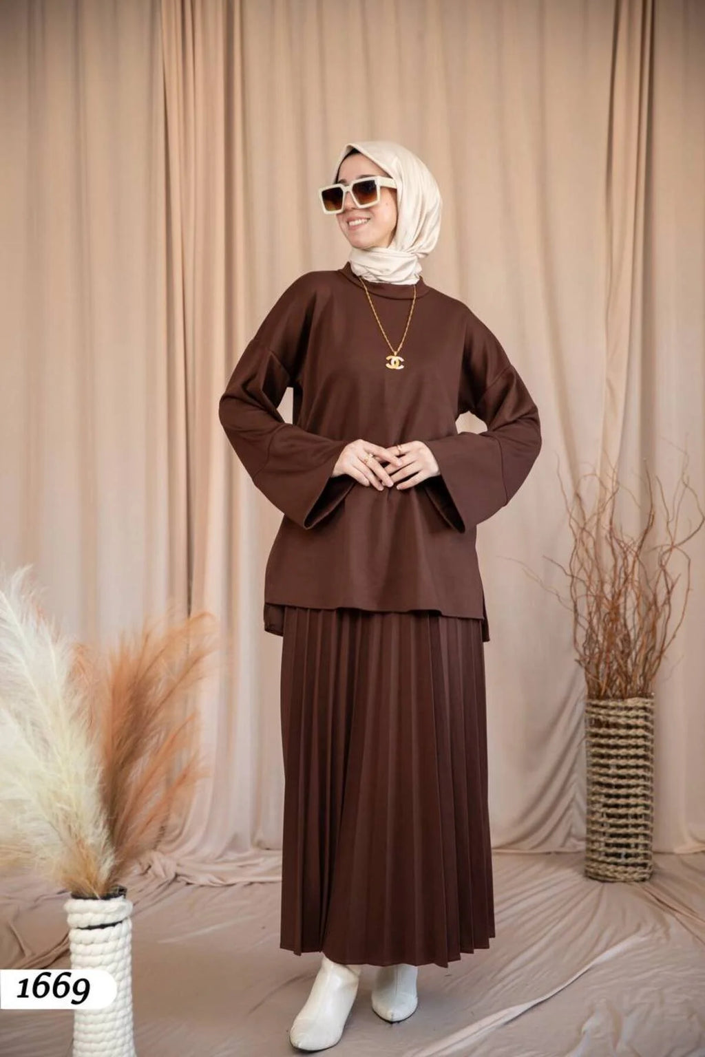 طقم شتوي أنيق ومريح مكوَّن من قطعتين – موسم شتاء 2025–2026