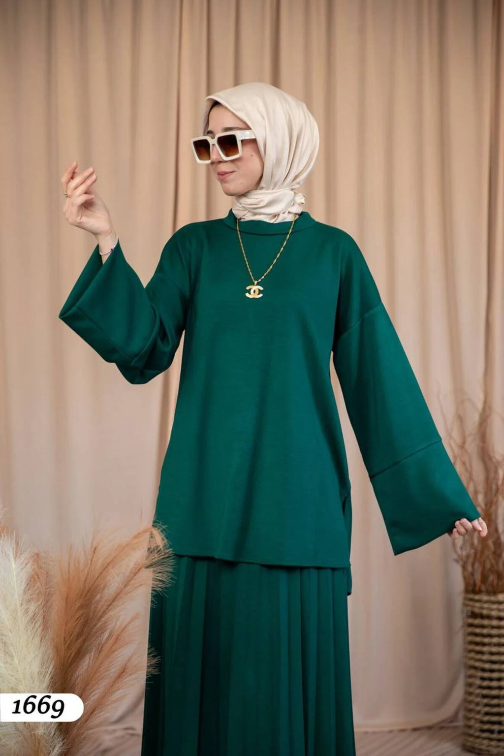 طقم شتوي أنيق ومريح مكوَّن من قطعتين – موسم شتاء 2025–2026